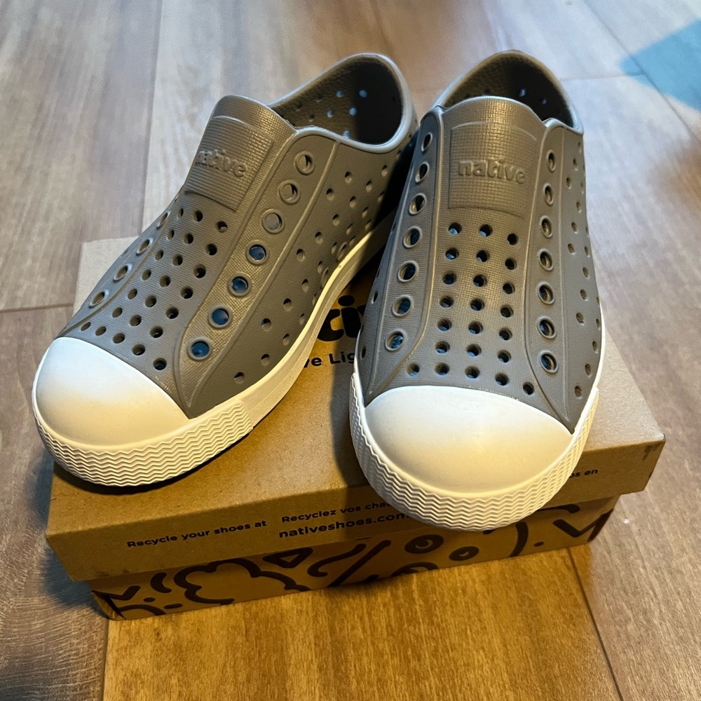 Native Boy Shoes C11 Brand New in Box